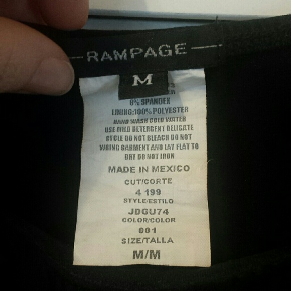 Woman's Top - Picture 3 of 3